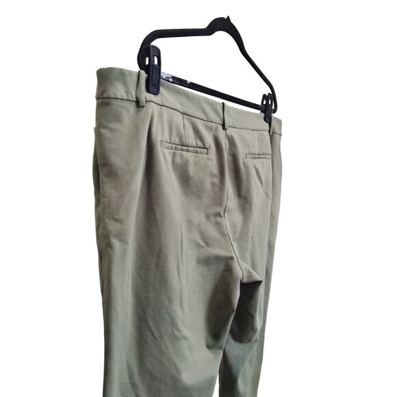Liz Claiborne Plus Size 18W Cropped Trousers Olive Green Stylish Pants Fit Casua - Picture 5 of 10